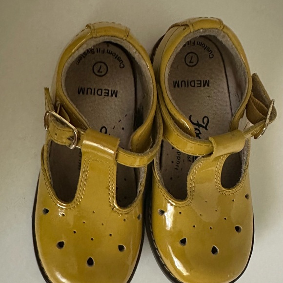 FootMates Other - FootMates Girls' Yellow Patent T-Strap Mary Jane Shoes